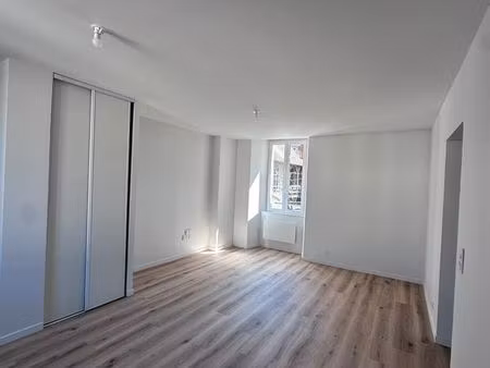 appartement à louer t2 au cœur de navarrenx