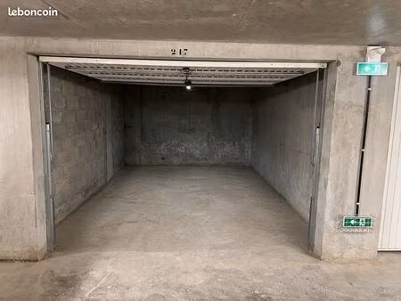 garage 18m2 porte électrique grenoble esplanade