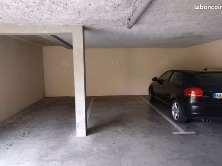 loue parking couvert sécurisé