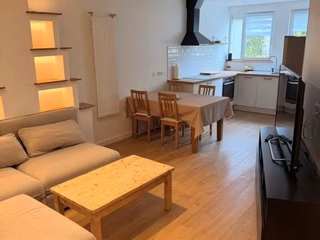 loue appartement 45 m² entièrement rénové – parking – résidence calme – proche frontière