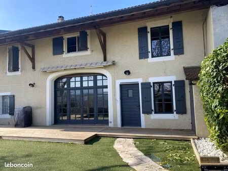 maison à louer sur pougny (01550)