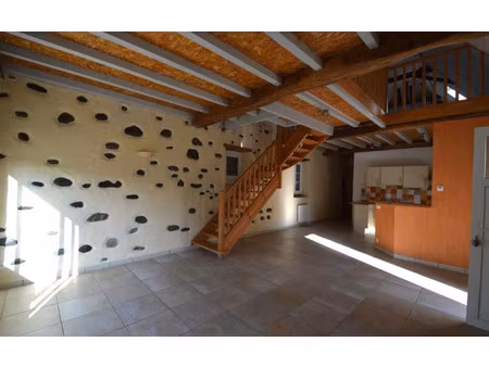 location maison  m² t-3 à hours  935 €
