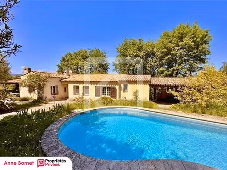villa 4 pièces 113 m2 de plain pied avec jardin arboré  piscine et abri voiture