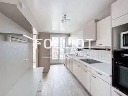 location appartement 3 pièces à granville (50400) : à louer 3 pièces / 79m² granville