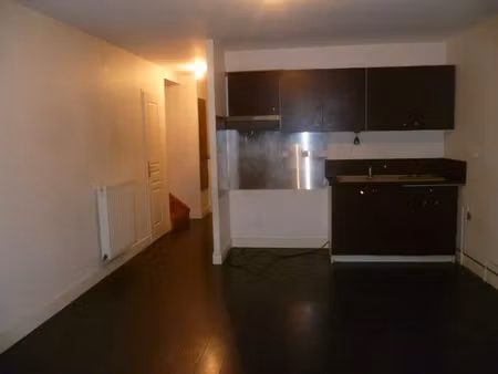 location appartement 3 pièces 70 m² à saint-vallier (71230)  525 €