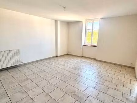 appartement genelard 4 pièce(s) 93m2