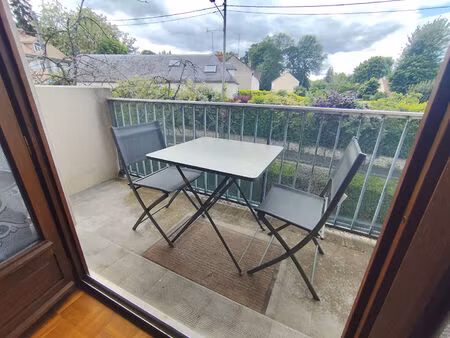 limours proche centre  f2 meublé avec balcon