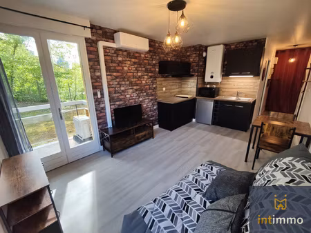 studio meublé climatisé 25m2 avec balcon et cave entièrement