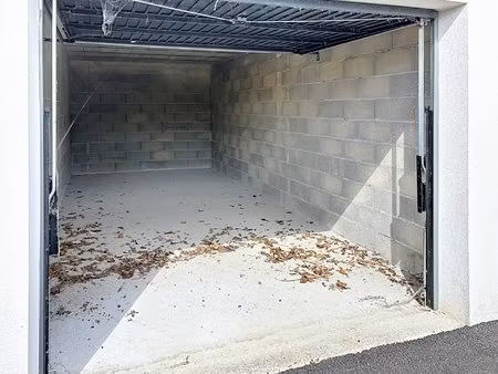 box - garage - cannes ecluse