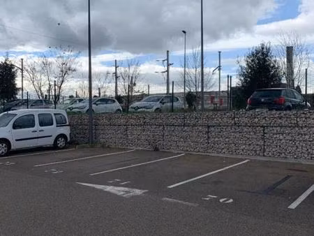 place de parking sécurisée - proche quai de saône