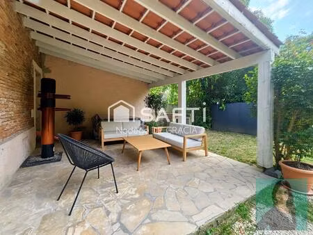 rare duplex t3 rénové avec jardin dans château