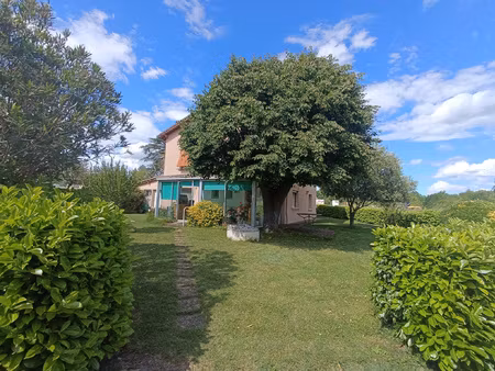 maison t5/6 de 132 m2 avec garage et véranda