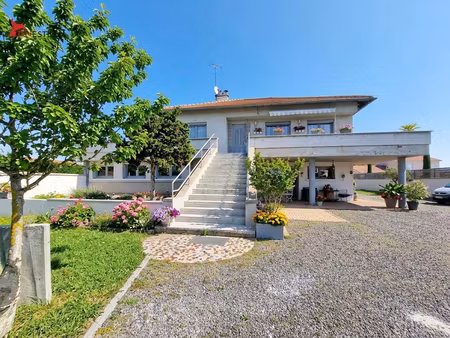maison l'hôpital le grand 6 pièces 135m²