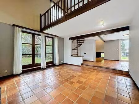 villa 4 chambres + partie professionnelle à crisnée