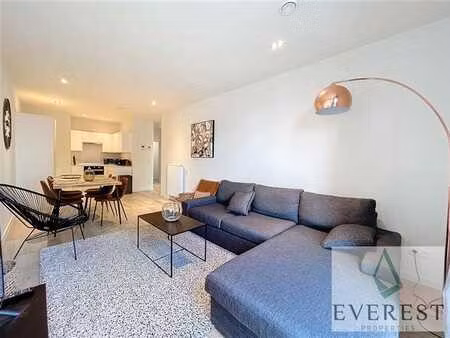 quartier européen! bel appartement meublé une chambre