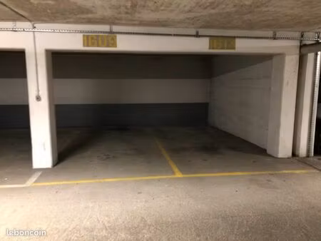 place de parking scooter/moto