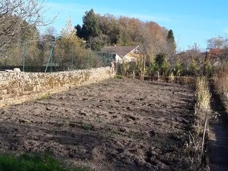 appartement rénové 52 m² · jardin privatif · plein centre bruyères · calme · dispo immédia