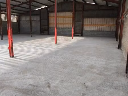 bâtiment 400m2