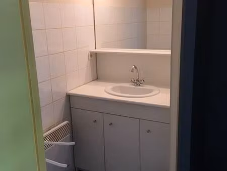 a louer studio meuble 28m2 proche centre ville