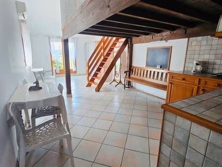 a louer à une étudiante studio meublé 49m2