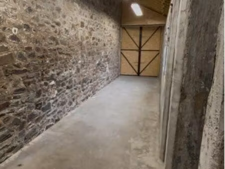 très grand box de stockage (18m2) - digicode  alarme et vidéosurveillance