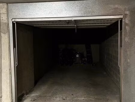 garage box fermé de 20m2