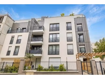appartement de 3 pièces de 62 m² proche rer c et tram t12