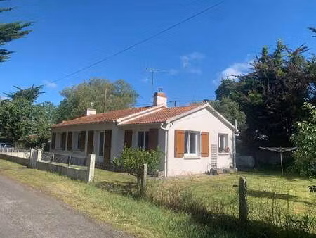vente maison à soullans (85300) : à vendre / 97m² soullans