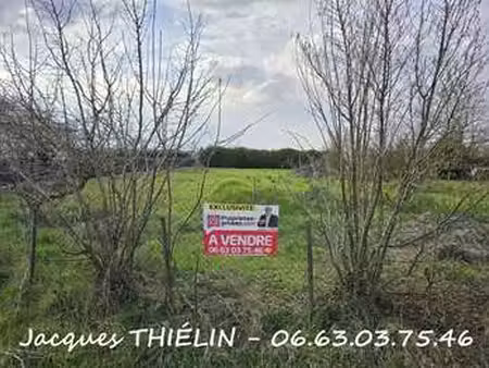 vente terrain à beaufort-en-anjou (49250) : à vendre / 400m² beaufort-en-anjou