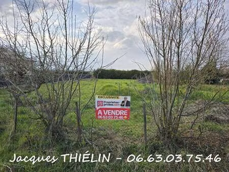 vente terrain à beaufort-en-anjou (49250) : à vendre / 562m² beaufort-en-anjou