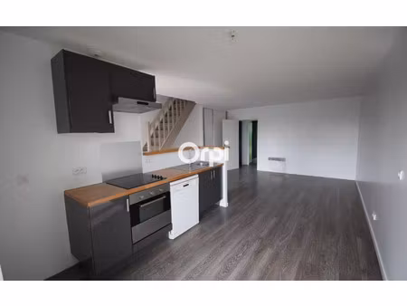 location appartement  m² t-3 à lecelles  730 €