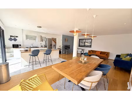 location maison  m² t-5 à chanteloup-les-vignes  2 200 €