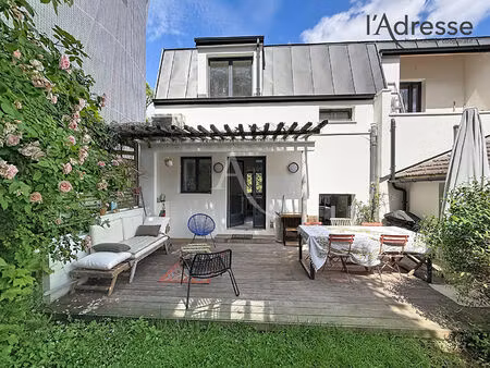 vente maison 8 pièces  180.00m²  suresnes