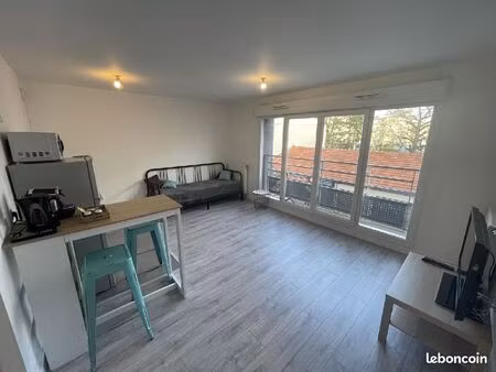 studio 1 pièce 28 m²