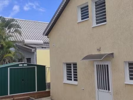 a louer villa f4 st gilles les hauts