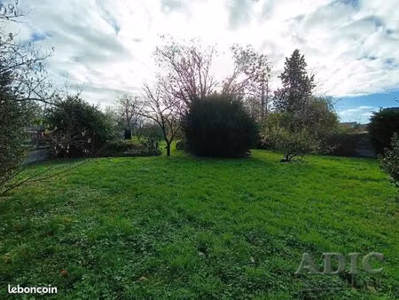 terrain 927 m² othis