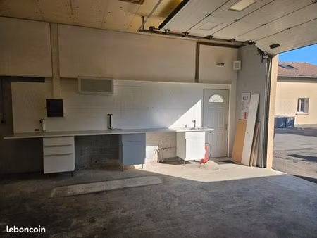 local + 2 bureaux 125m2