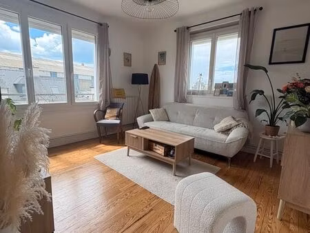 t2 bis meublé rénové 55 m² - lanester