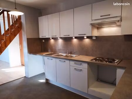 agréable t2 rénové en duplex – chauffage et charges inclus
