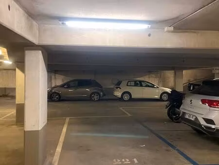 place de parking à louer – résidence récente 2018 – la courneuve
