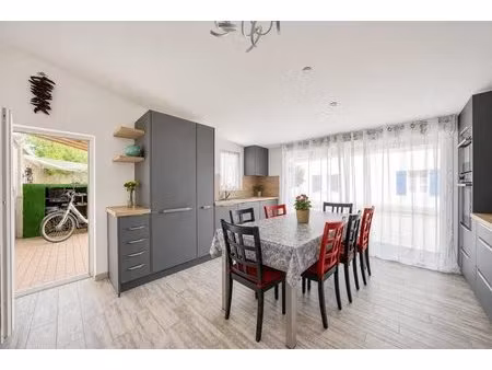 maison rénovée 5 pièces à saint-laurent-de-la-prée