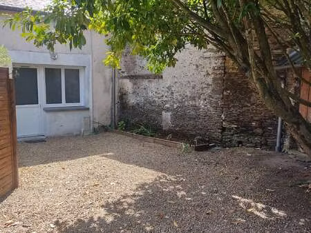 location appartement 2 pièces à segré-en-anjou-bleu (49500) : à louer 2 pièces / 50m² segr