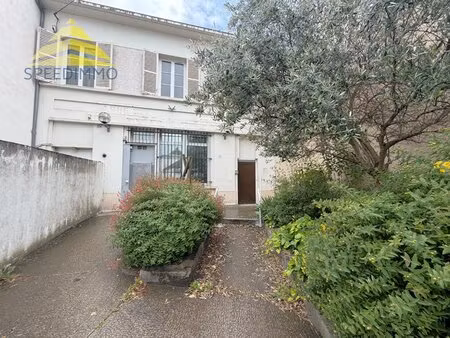 ensemble immobilier à fort potentiel – ancien bâtiment emblématique – centre de mandres-le