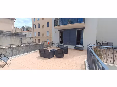 3 pcs 57 m² - terrasse 51 m² et parking - parfait etat