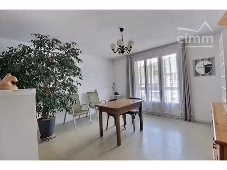 à vendre – pontcharra – appartement t4 box garage et cave