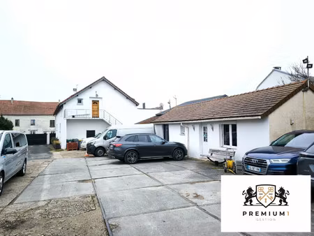 ensemble immobilier avec entrepot et parking