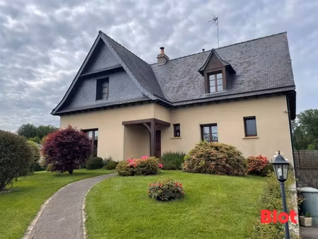 a vendre chez blot fougeres - maison traditionnelle de 183 m² proche de la forêt laignelet