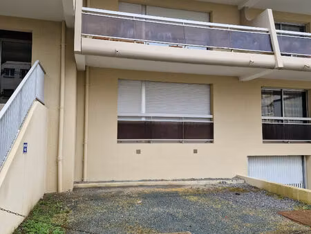 location parking / box  12.00m²  cholet