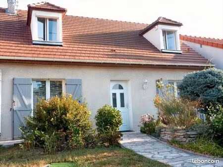 maison familiale avec sous-sol à proximité du parc de la poudrerie