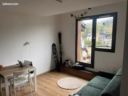 f1 rénové 28 m² – double balcon – vue exceptionnelle sur le brévent